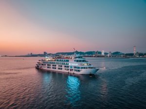 Du thuyền Dinner Cruise  Ambassador II - 4H Tham quan Thành phố