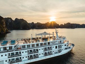 Du thuyền Ambassador Night Cruise 2N1D